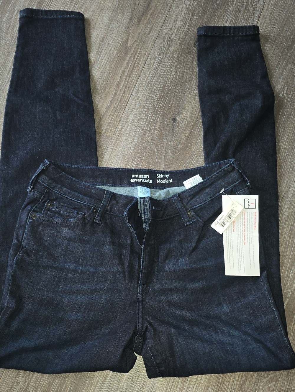 Amazon Essentials Women's Dark Indigo Skinny Jeans